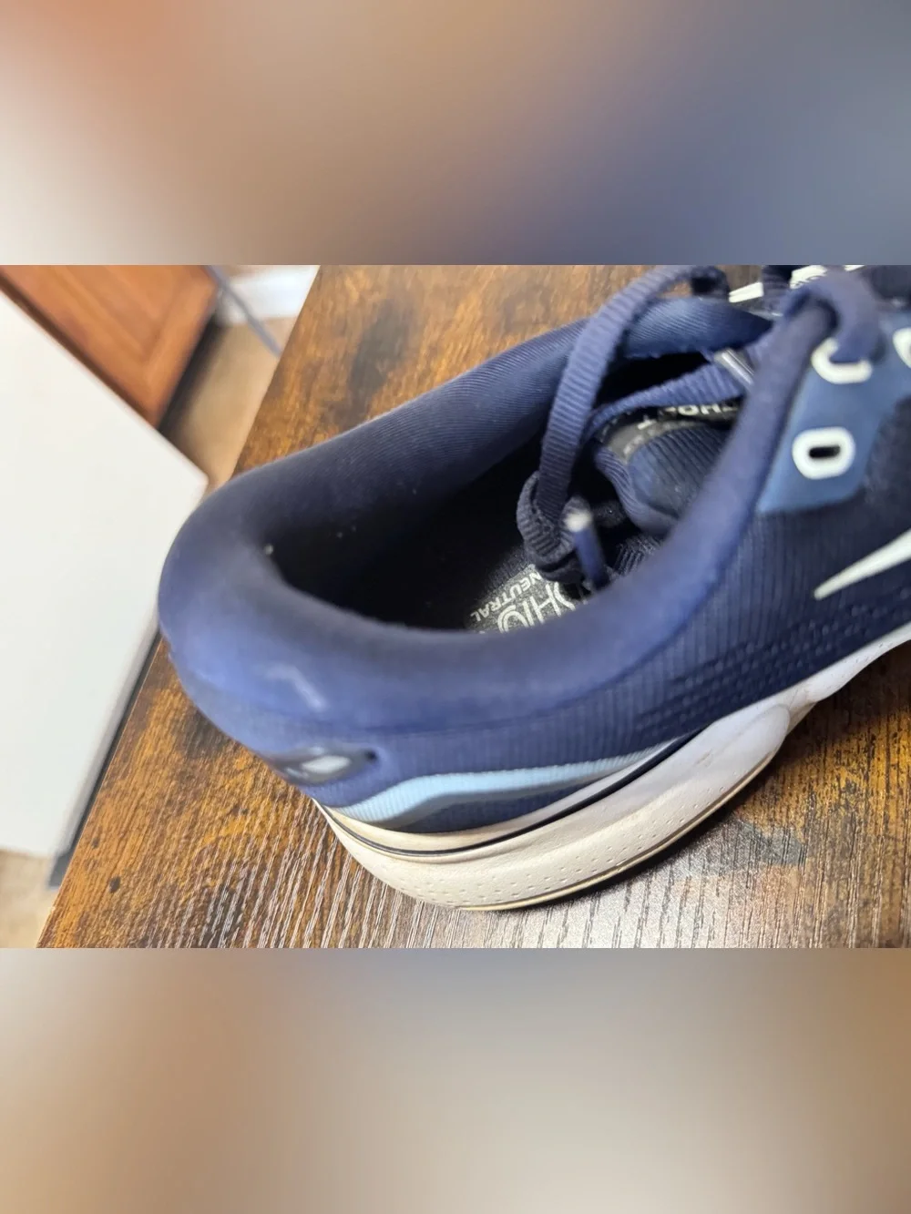 Brooks Ghost 15 woMen’s Size 10 Running Shoes Navy Blue White
